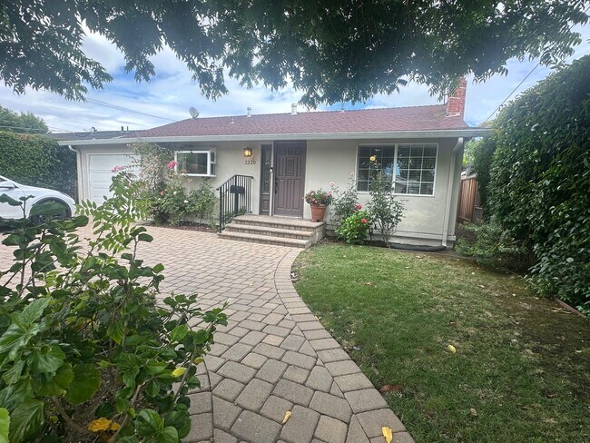 Foto del edificio - Beautiful Menlo Park Home near Facebook he...