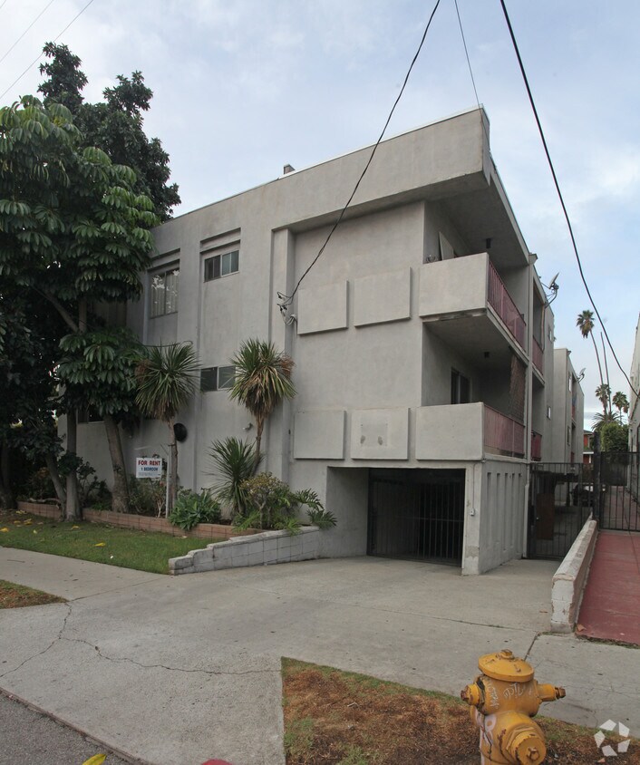 Primary Photo - 1759 N Wilton Pl