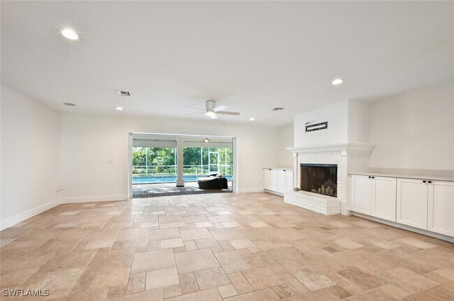 Building Photo - 508 Devils Ln