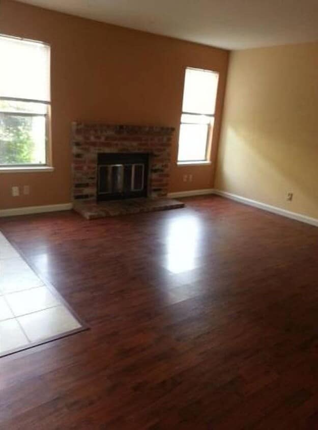 Building Photo - Rosemont Condo