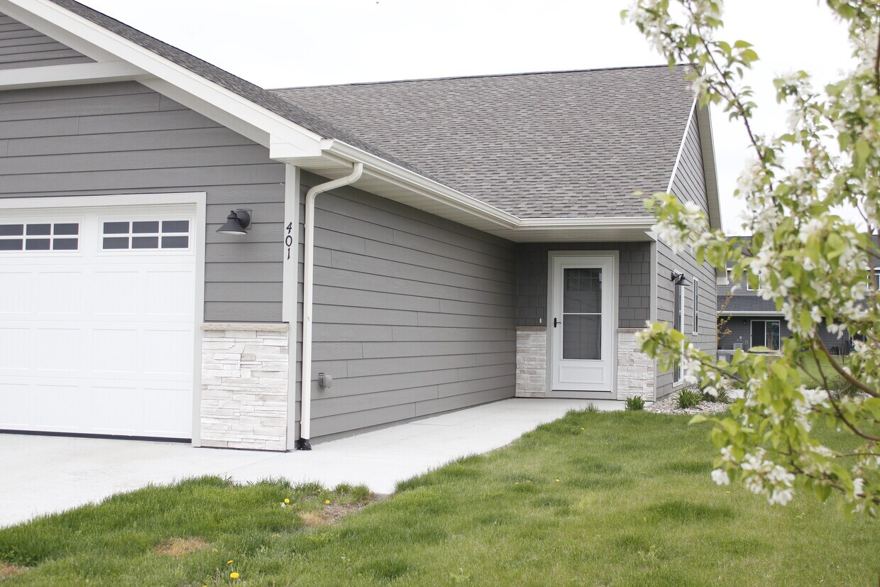 401 Washington Rd, Volga, SD 57071 Townhome Rentals in Volga SD
