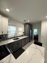 Building Photo - 135 Bellevue St