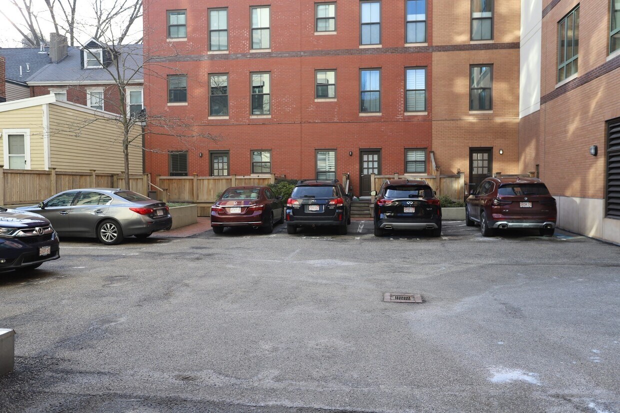 parking - 20 2nd St