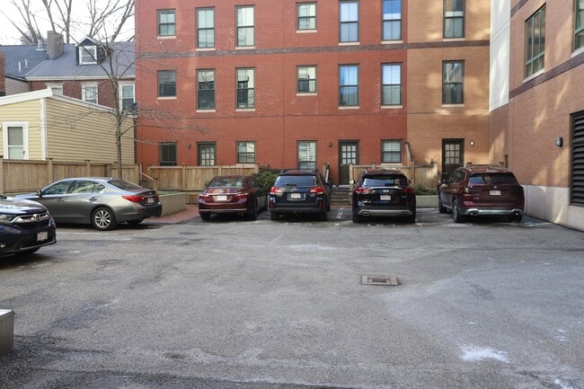 Building Photo - 20 2nd St