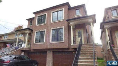 Building Photo - 48 E Homestead Ave