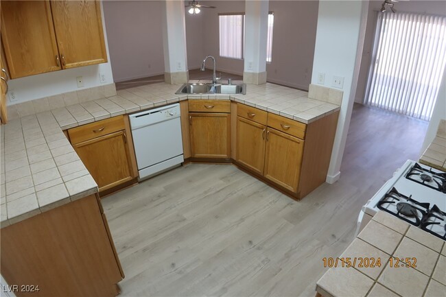 Foto del edificio - 8414 Montana Stream Ave