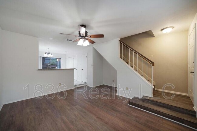 Foto del edificio - 1411 Gracy Farms Ln
