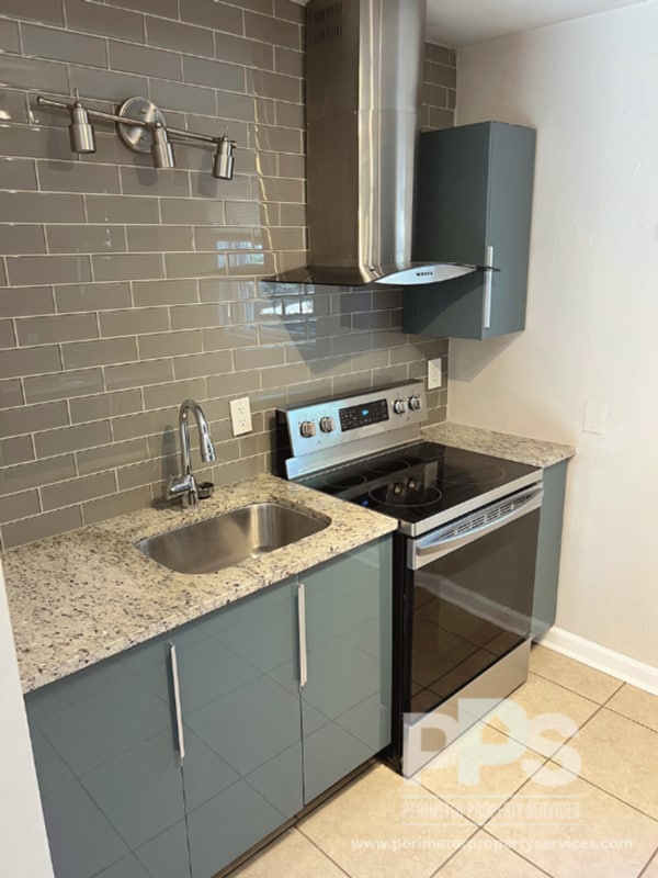 Primary Photo - 221 Lampkin St NE