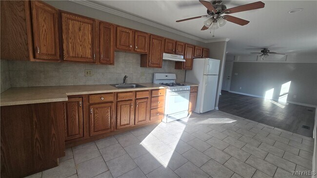 Foto del edificio - 5422 Transit Rd