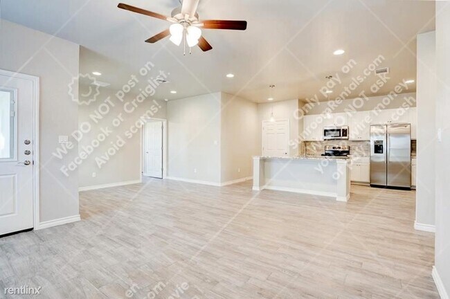Building Photo - 3 br, 2 bath Duplex - 381 County Rd 306 A A