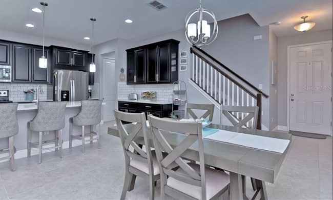 Building Photo - Beautifully Upgraded Townhome For Rent in ...