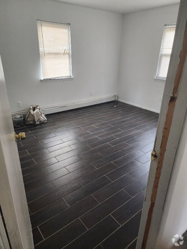 Whitehouse Villa Apartments under 2,500 Roosevelt, NY 2 Rentals