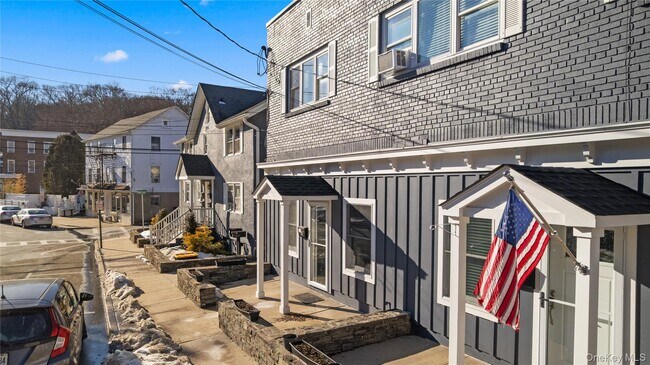 Building Photo - 197 Grand St