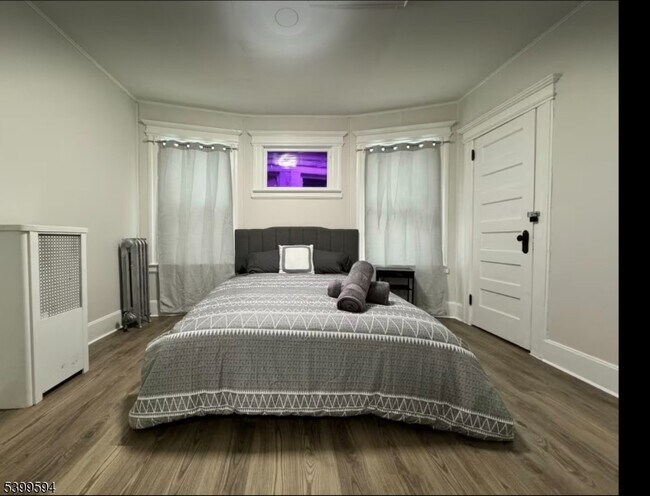 Building Photo - 854 S 15th St