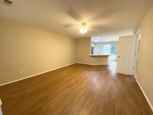 Building Photo - Renovated Townhome in Cypress Ridge!