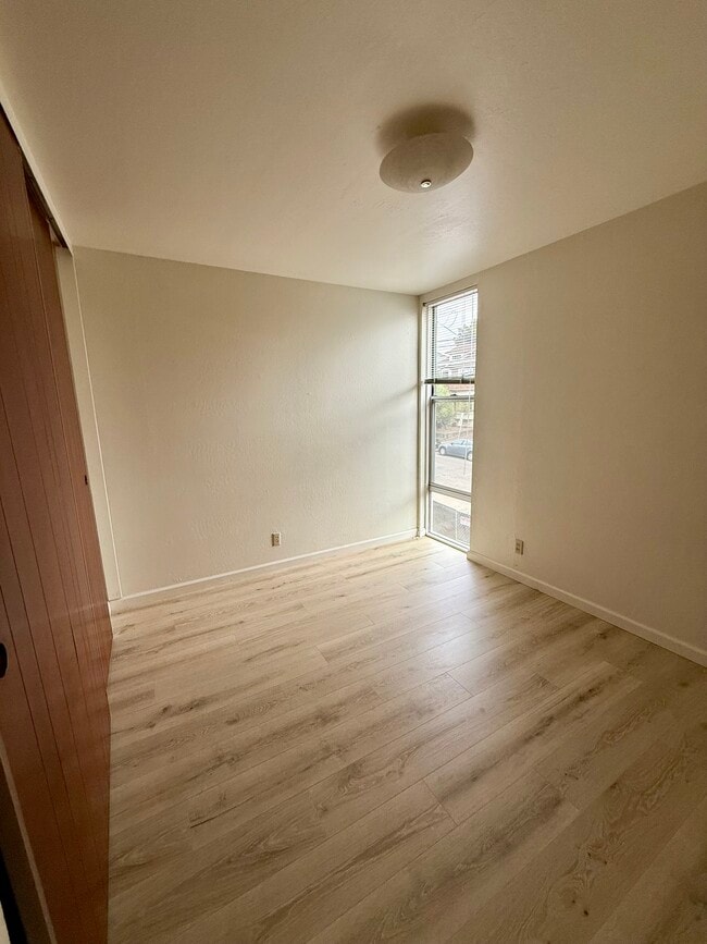 Foto del edificio - 2211 Carleton St