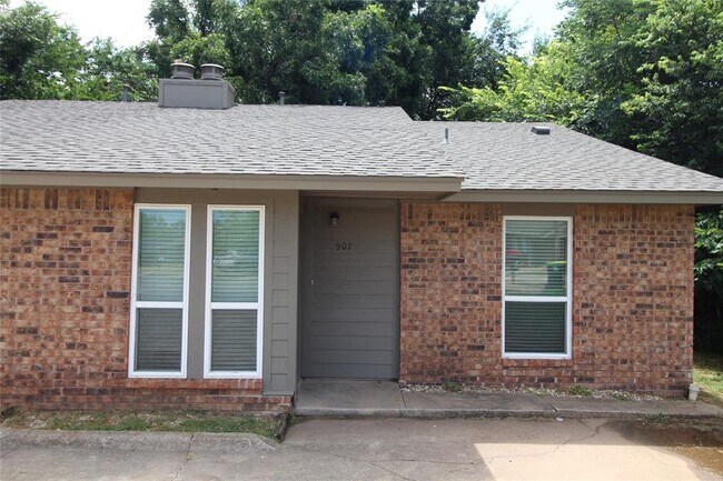 Building Photo - 907 Aspen Ct