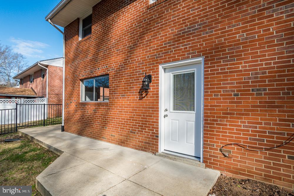 Primary Photo - 3208 Normandy Ave