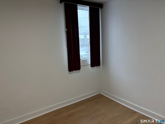 Foto del edificio - 14 Thill St