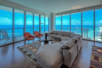 Building Photo - 17001 Collins Ave