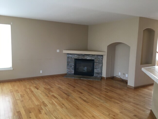 Building Photo - 2318 Red Maple Court / Just Reduced! / HAL...