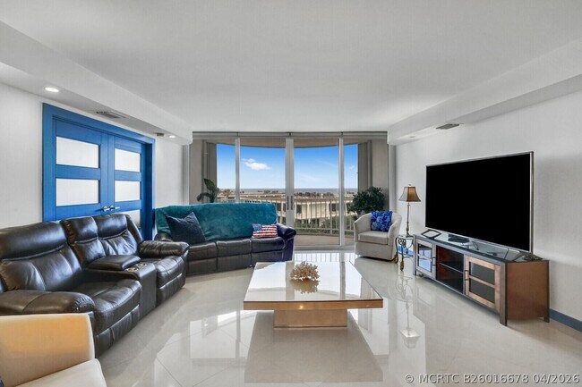 Building Photo - 2295 S Ocean Blvd