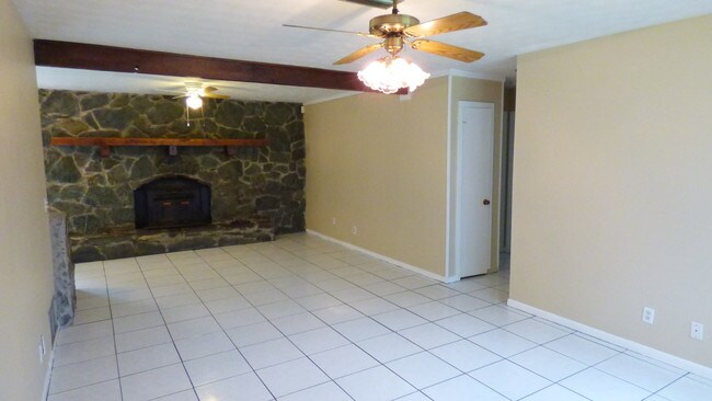 Building Photo - 10478 Tulsa Rd