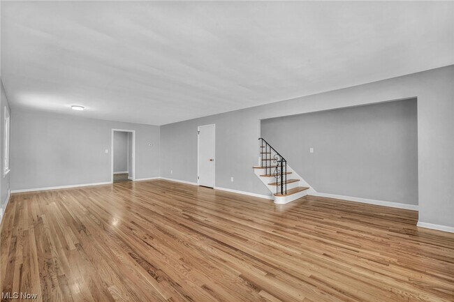 Building Photo - 17916 Chagrin Blvd