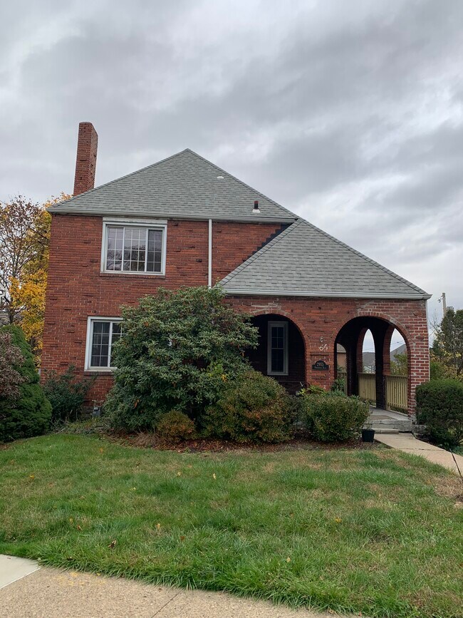 Building Photo - 2955 Fernwald Rd