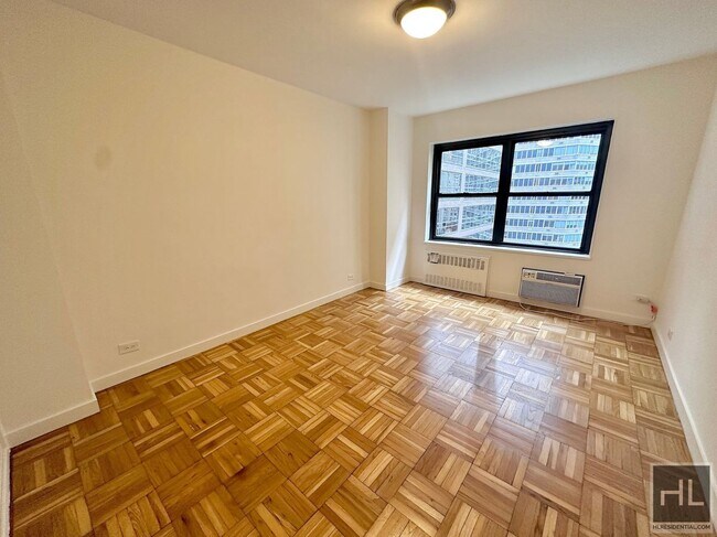 Building Photo - EAST 55 STREET