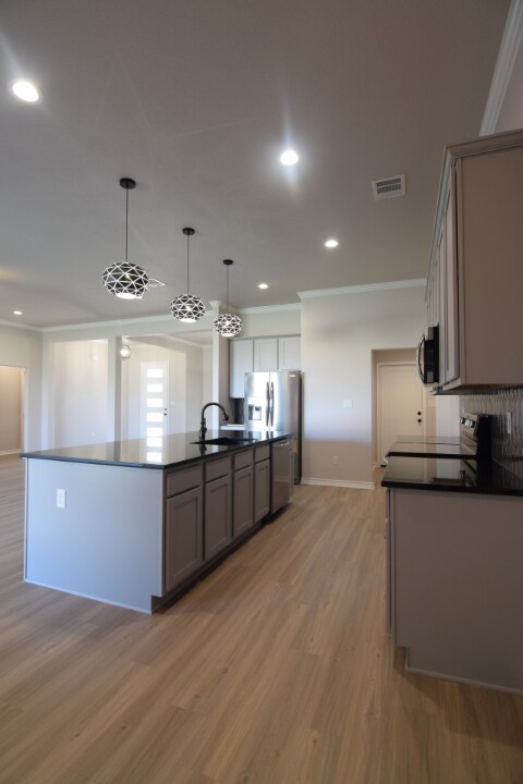 Building Photo - 3866 Green Tree Lp