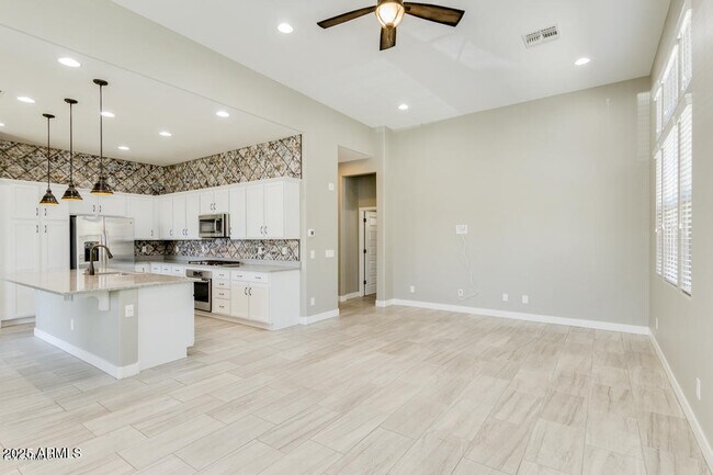 Building Photo - 3810 East Stiles Lane