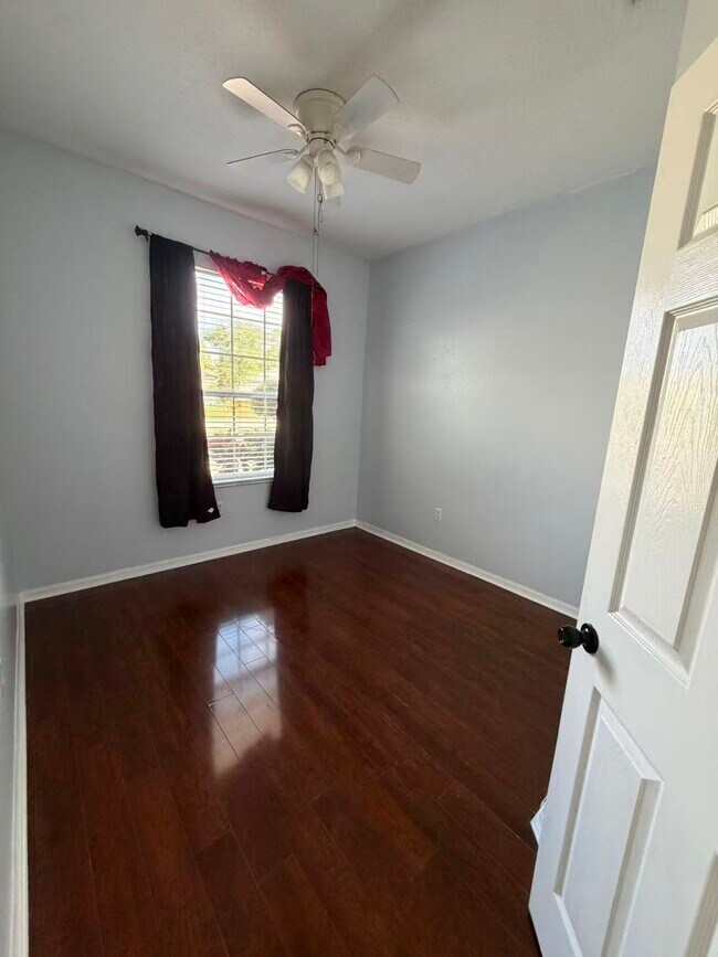 Foto del edificio - 404 Bluff Pass Dr