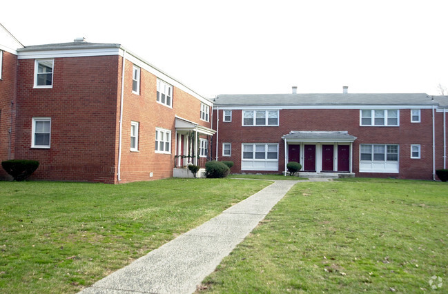 Building Photo - Hamilton Village Apartments