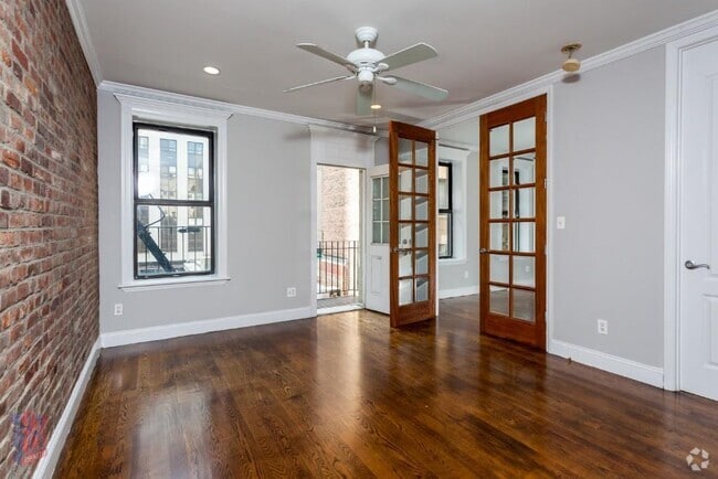 Building Photo - 346 E 18th St