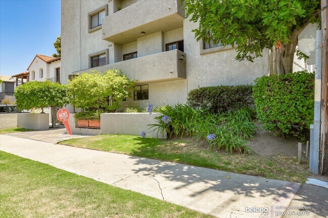 Foto del edificio - 166 S Hayworth Ave