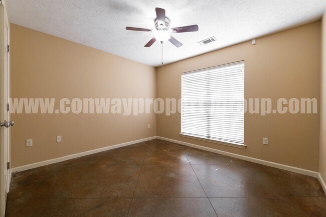 Foto del edificio - 2820 Longbow Ln