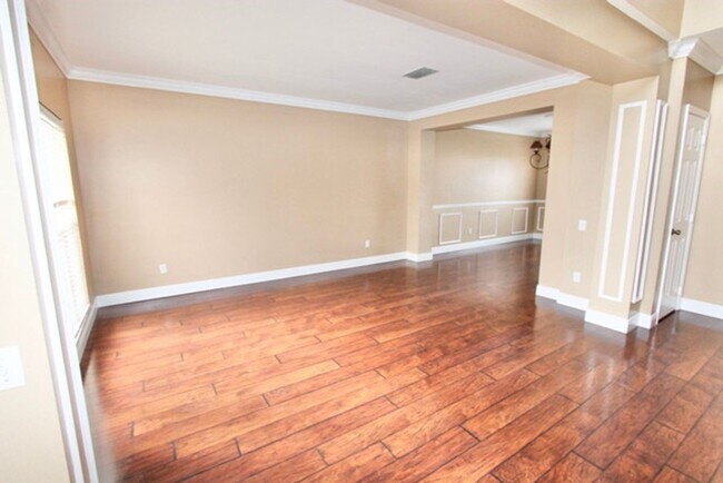 Building Photo - Lake Mary - 4 Bedroom, 2.5 Bathroom- $2750.00