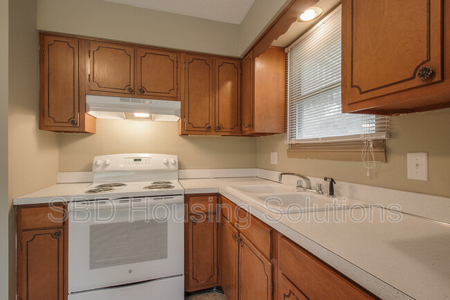 Foto del edificio - 8015 E 87th St