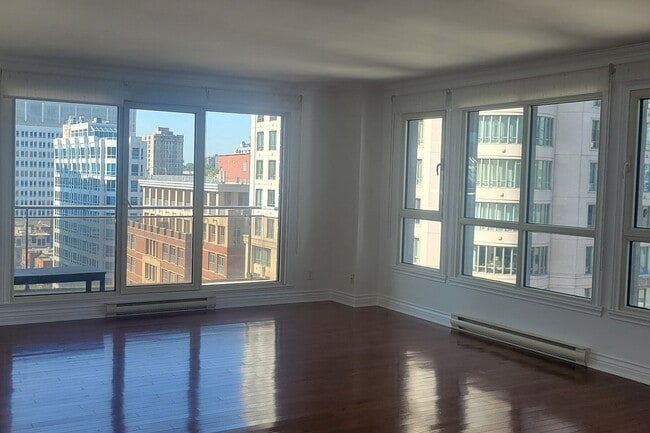 Photo du bâtiment - 1210 Blvd. De Maisonneuve Ouest
