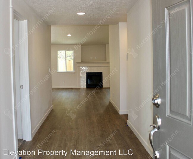 Foto del edificio - 3 br, 2 bath House - 16692 Apache Tears Ct