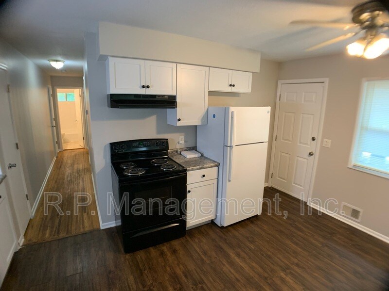 Foto principal - 5115 Washington St NE