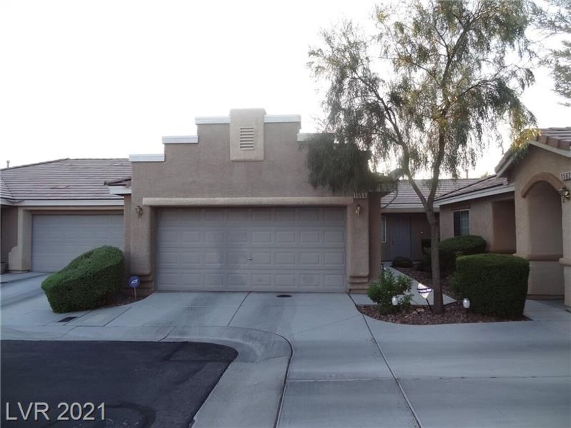Foto principal - Wonderful 1 Story, 3 Bedroom Townhouse wit...