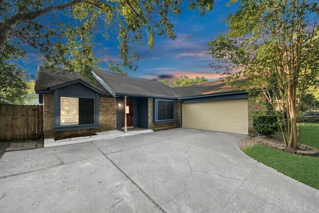 Foto del edificio - 3611 Bee Bayou Ln