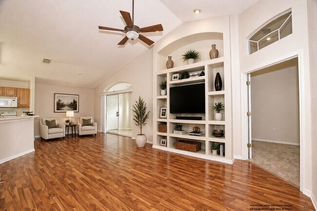 Foto del edificio - Spacious 3/2 Home For Rent in Davenport with extra Florida/Sun Room!!