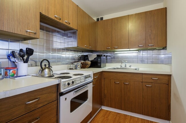 Foto del edificio - 2626 N Lakeview Ave