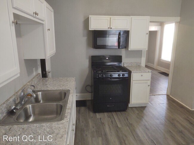 Building Photo - 3 br, 1 bath House - 1709 W 9th St