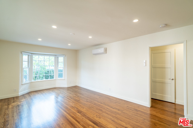 Building Photo - 901 Parkman Ave