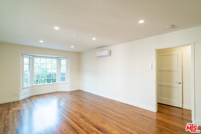 Foto del edificio - 901 Parkman Ave