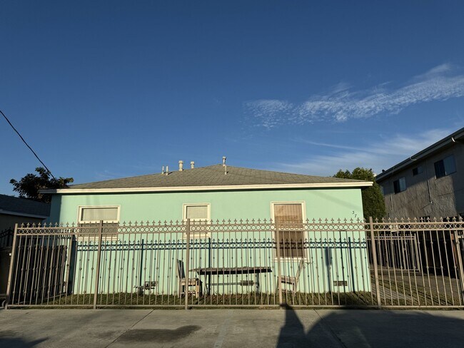 Foto del edificio - 3736 S Bentley Ave